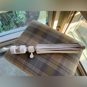 Rare Knit Picks Yarn Swift Birch, W/11/2” Table Clamp, 26” Tall